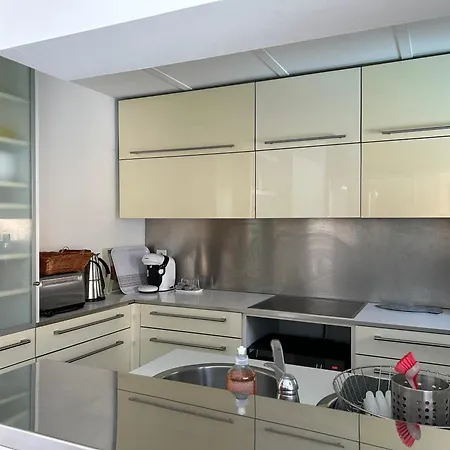 Cosy Avec Piscine Partagee Nyaraló